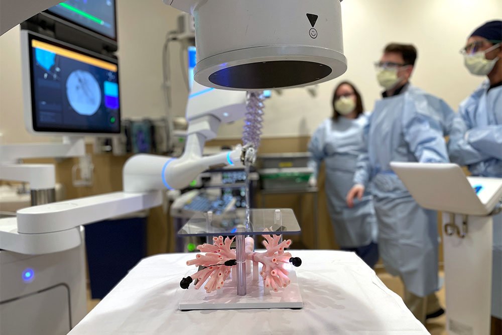 photo of a robot-assisted bronchoscopy